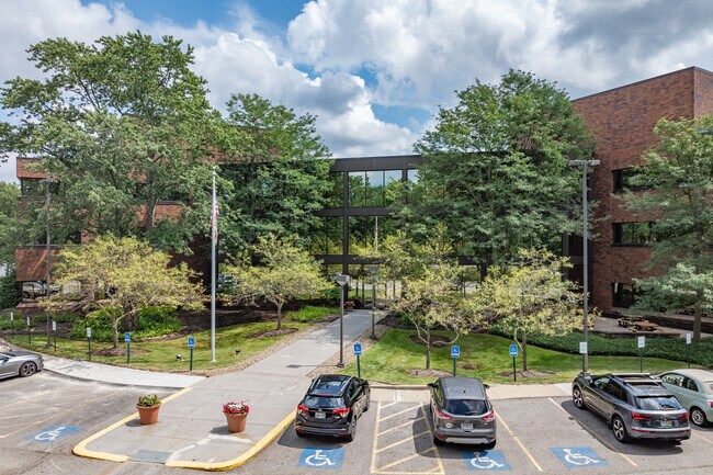 More details for 6000 Parkland Blvd, Mayfield Heights, OH - Office for Sale