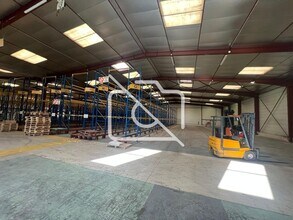 Industrial in Mitry-Mory to rent Interior Photo- Image 1 of 3