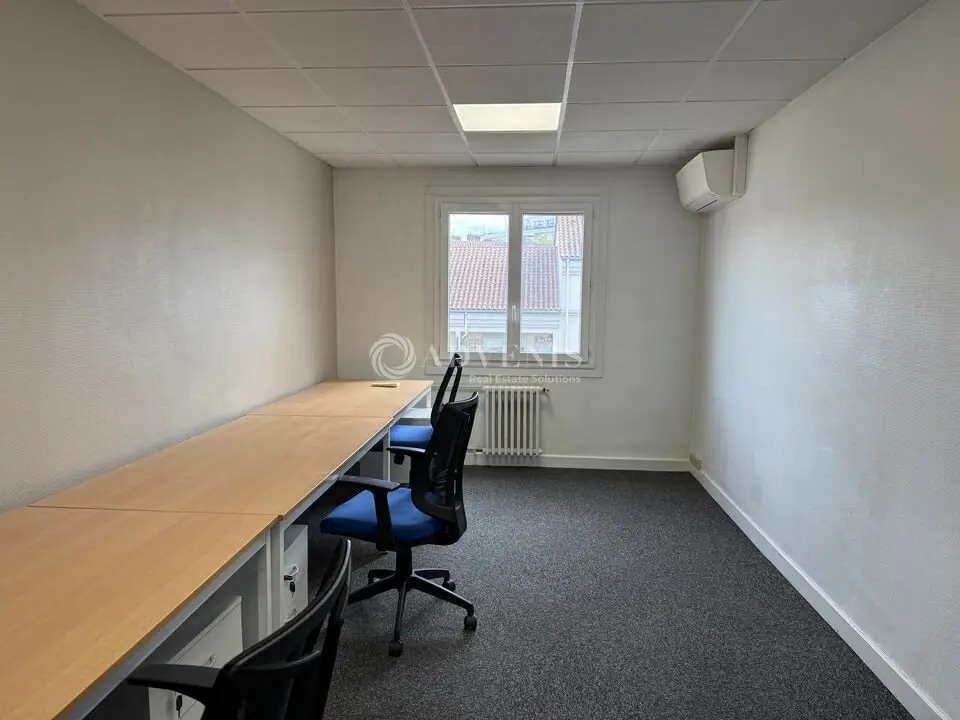 Office in Lyon to rent Interior Photo- Image 1 of 8