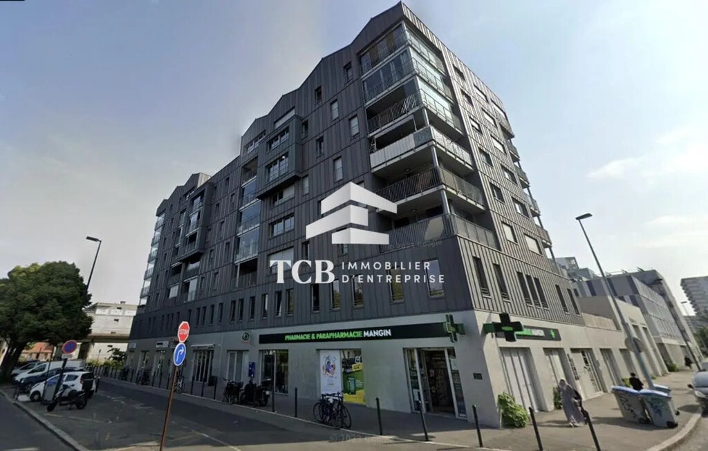 Location Bureaux 111 m² - Photo 1