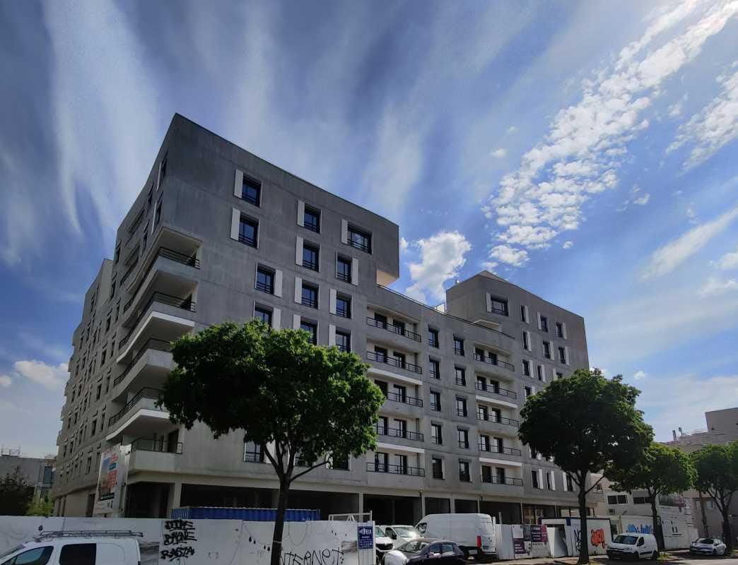 218 B Rue Léon Blum, Villeurbanne to rent Building Photo- Image 1 of 9