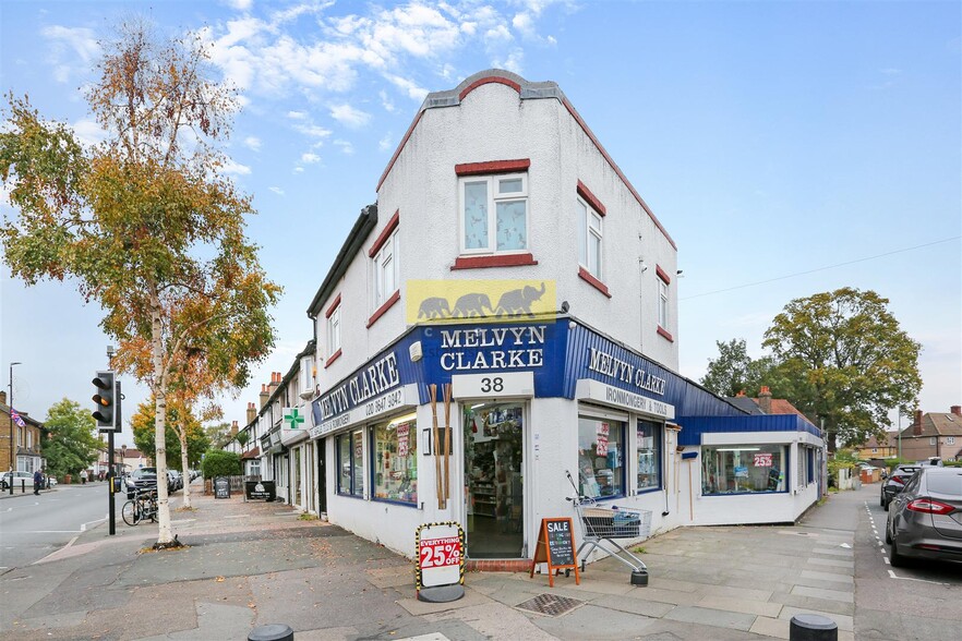 38 Green Wrythe Ln, Carshalton to rent - Building Photo - Image 2 of 3