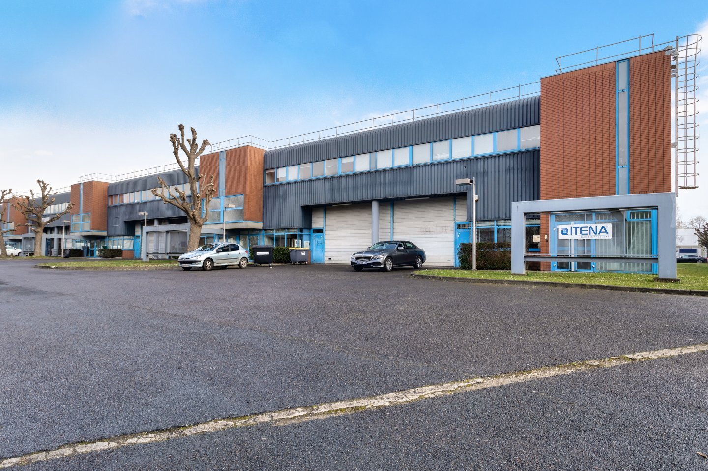 Industrial in Villepinte to rent Primary Photo- Image 1 of 6