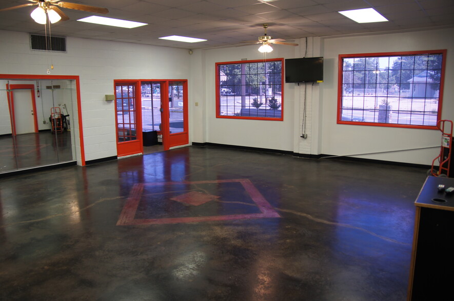 1124 S Battery St, Little Rock, AR for rent - Interior Photo - Image 1 of 7