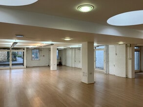 26-30 Prescott Pl, London to rent Interior Photo- Image 2 of 3