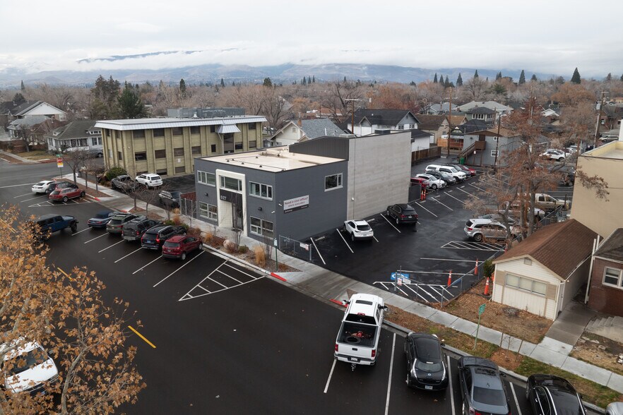 527 Lander, Reno, NV for sale - Building Photo - Image 3 of 13