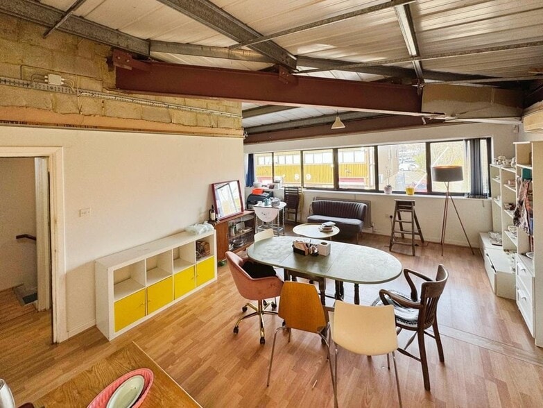 Perry Vale, London to rent - Interior Photo - Image 3 of 5