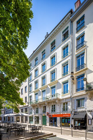 More details for 9 Place Des Célestins, Lyon - Retail to Rent