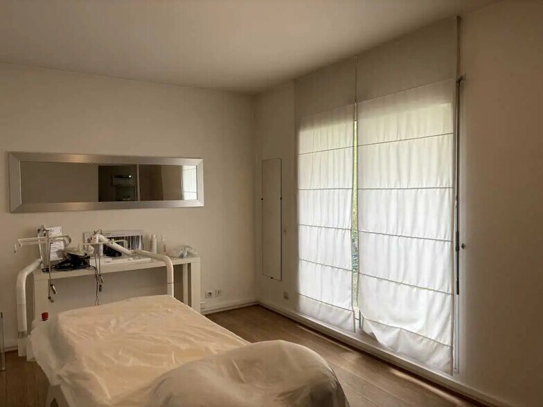 Office in Bordeaux to rent - Building Photo - Image 3 of 5