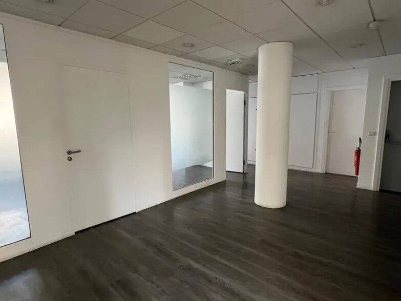 92 Rue Edouard Vaillant, Levallois-Perret to rent - Interior Photo - Image 1 of 3