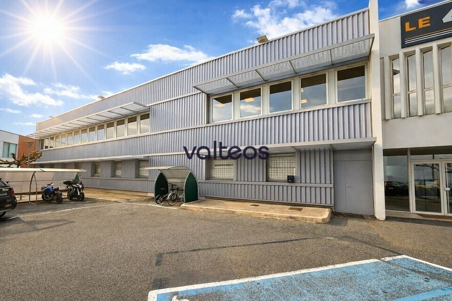 48 Route De Lavaur, Balma to rent - Building Photo - Image 1 of 7