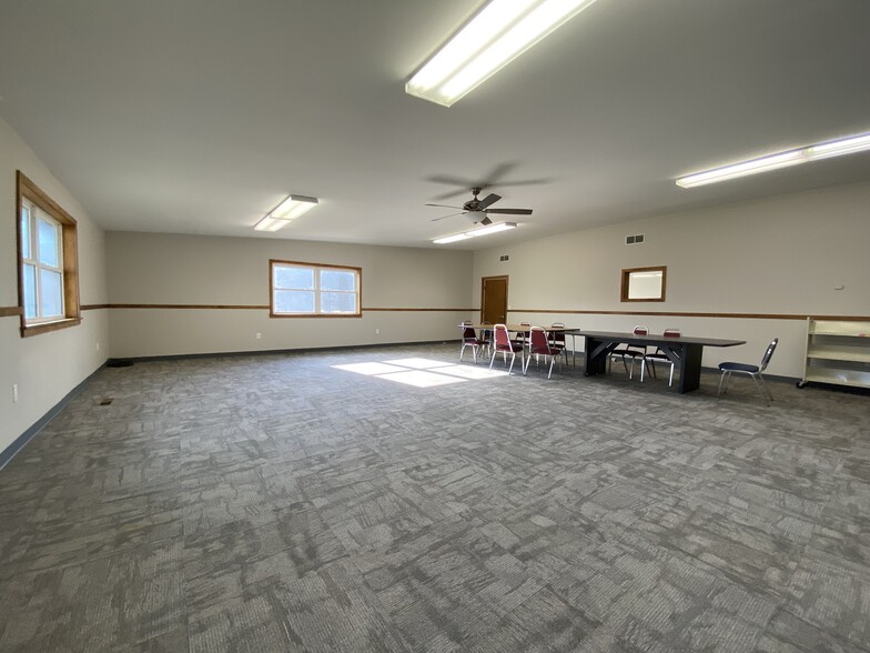 290 N Hilliard St, Wheatfield, IN for sale - Interior Photo - Image 2 of 29