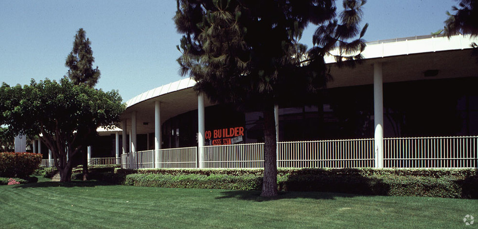 1249 E Katella Ave, Orange, CA for sale - Primary Photo - Image 1 of 1