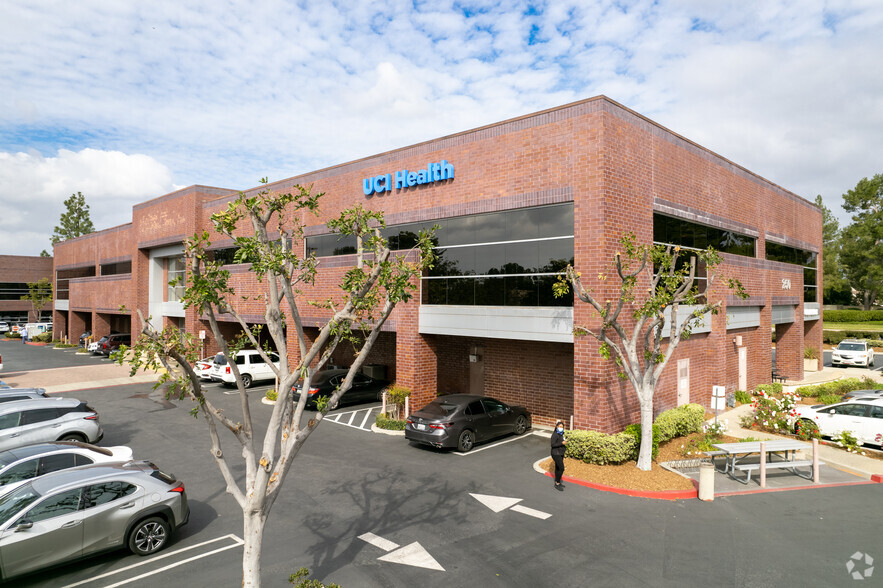 250 E Yale Loop, Irvine, CA for rent - Building Photo - Image 1 of 13