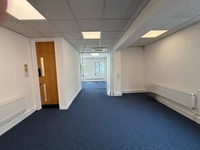 2 Bessborough Rd, Harrow to rent Interior Photo- Image 2 of 6