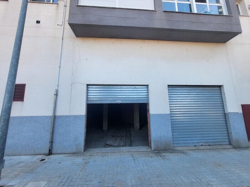 Retail in Torrent for sale Building Photo- Image 1 of 12