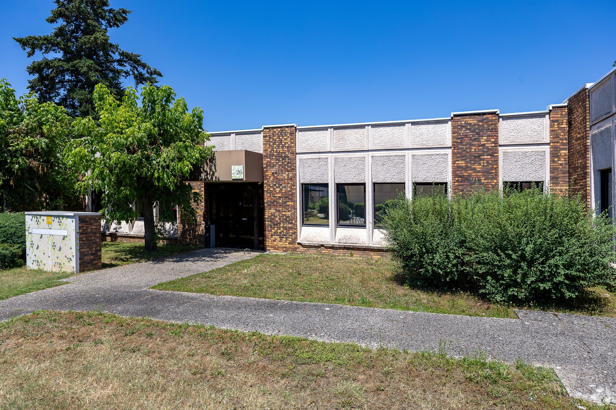 33 Avenue Du Docteur Georges Lévy, Vénissieux to rent Primary Photo- Image 1 of 3