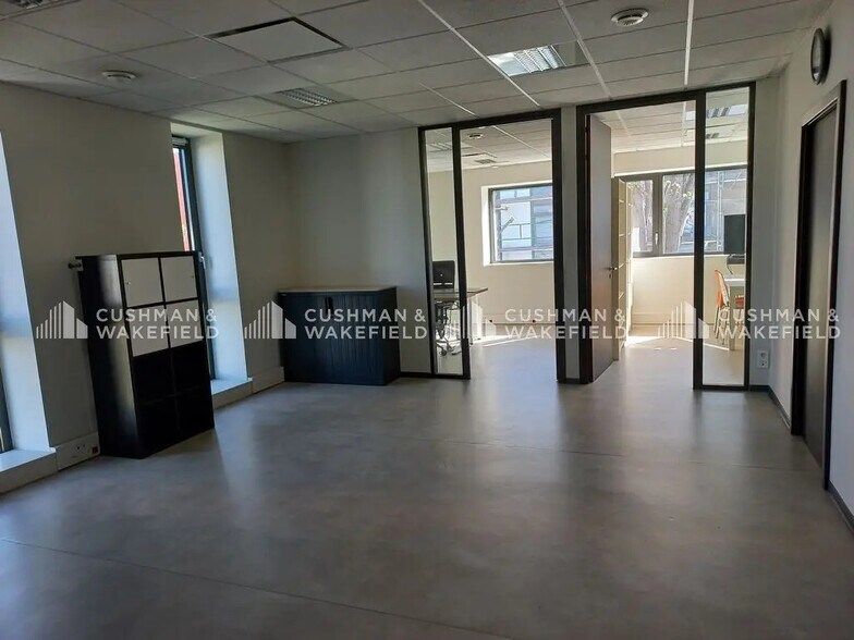 Office in Strasbourg to rent - Interior Photo - Image 2 of 10