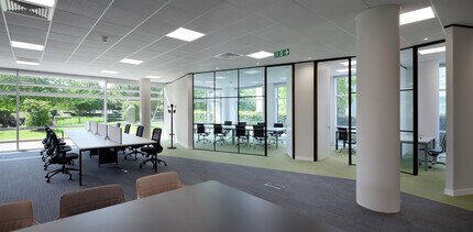 1410 Waterside Dr, Reading to rent Building Photo- Image 2 of 20