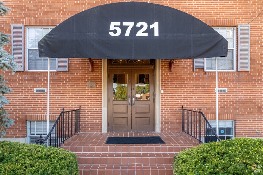 5721 Dragon Way, Cincinnati, OH to rent - Building Photo - Image 3 of 8