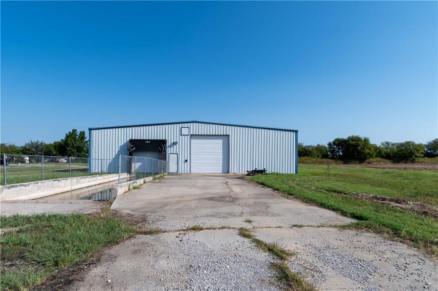 7211 N Harrison Ave, Shawnee, OK for rent - Building Photo - Image 2 of 5