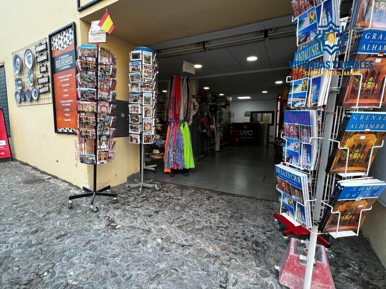 Retail in Granada, Granada to rent - Building Photo - Image 2 of 30