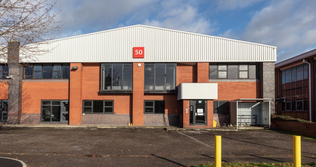 419-420 Bridport Rd, Greenford to rent Building Photo- Image 1 of 1