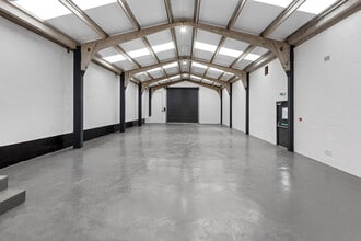 Unit 1B Eddgefield Rd, Loanhead to rent Interior Photo- Image 1 of 4