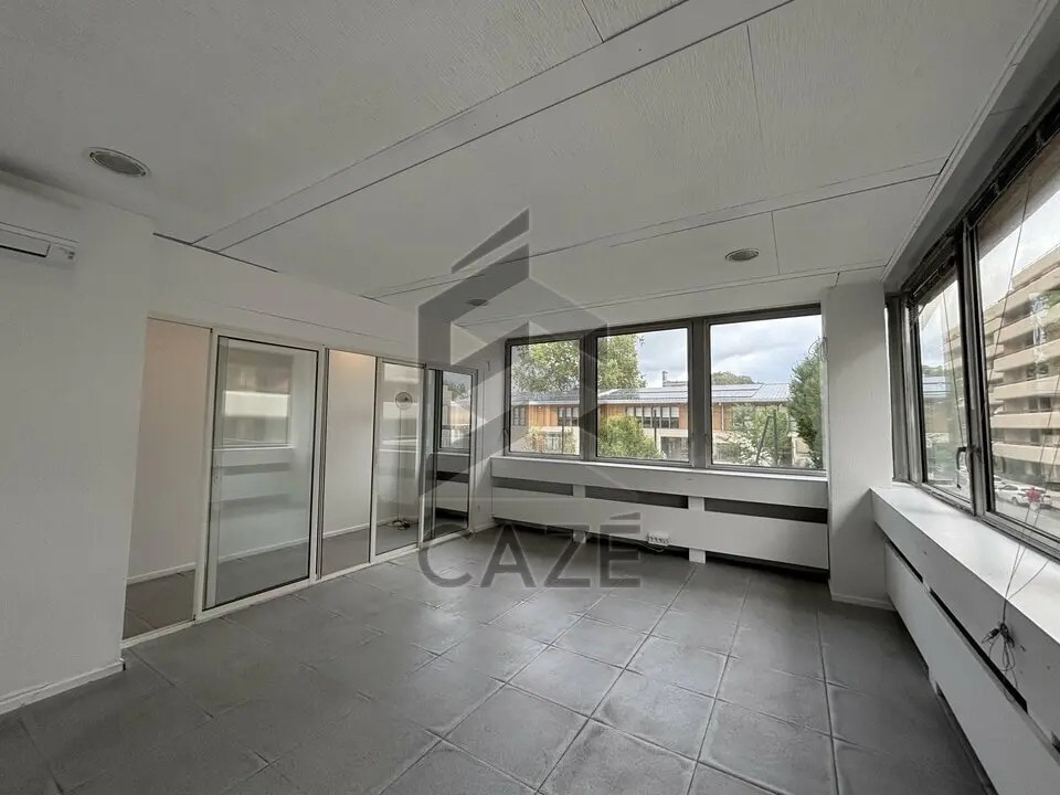 Location Bureaux 100 m² à 392 m² - Photo 1