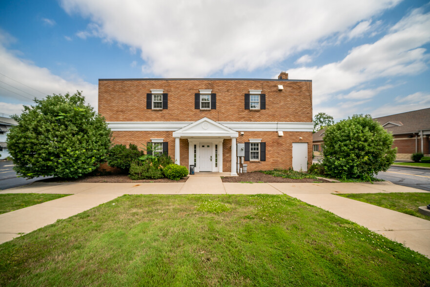 8334 Mentor Ave, Mentor, OH for sale - Building Photo - Image 1 of 1