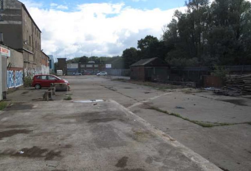 32 Popple St, Hull for sale - Building Photo - Image 1 of 1