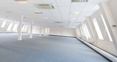 18-20 George St, Richmond to rent Interior Photo- Image 1 of 4