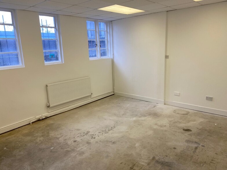 15 Cave St, Swansea to rent - Building Photo - Image 2 of 6