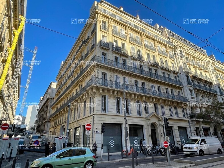 Office in Marseille to rent - Building Photo - Image 2 of 14