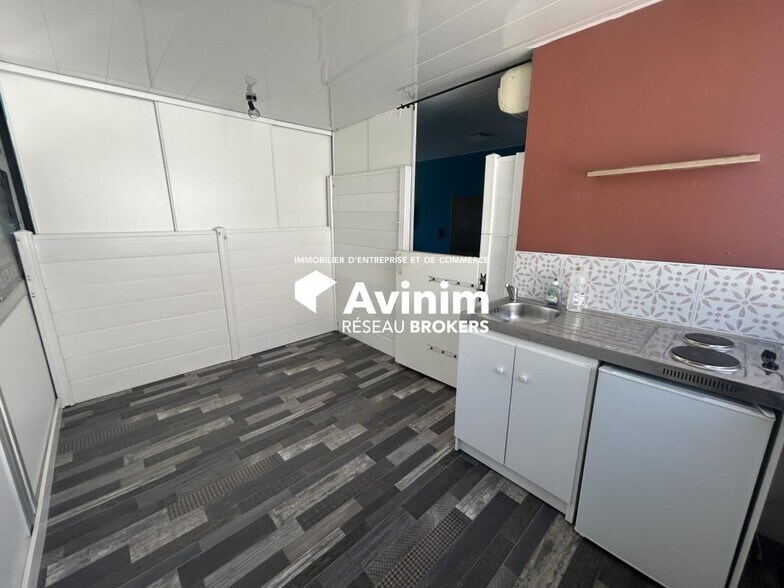 Retail in Labarthe Sur Leze to rent - Interior Photo - Image 2 of 3