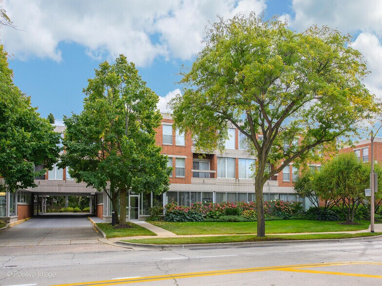 1921 Lake Ave, Wilmette, IL for sale - Building Photo - Image 2 of 21