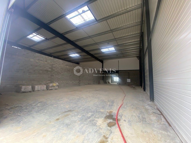 Light Industrial in Villejust for sale Interior Photo- Image 1 of 1