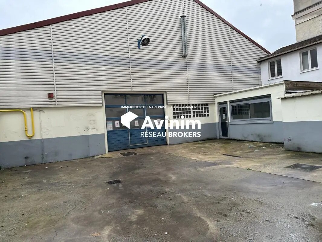 Retail in Asnières-sur-Seine to rent Building Photo- Image 1 of 4