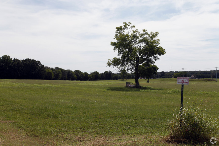 S Hartmann Dr, Lebanon, TN for sale - Primary Photo - Image 1 of 1