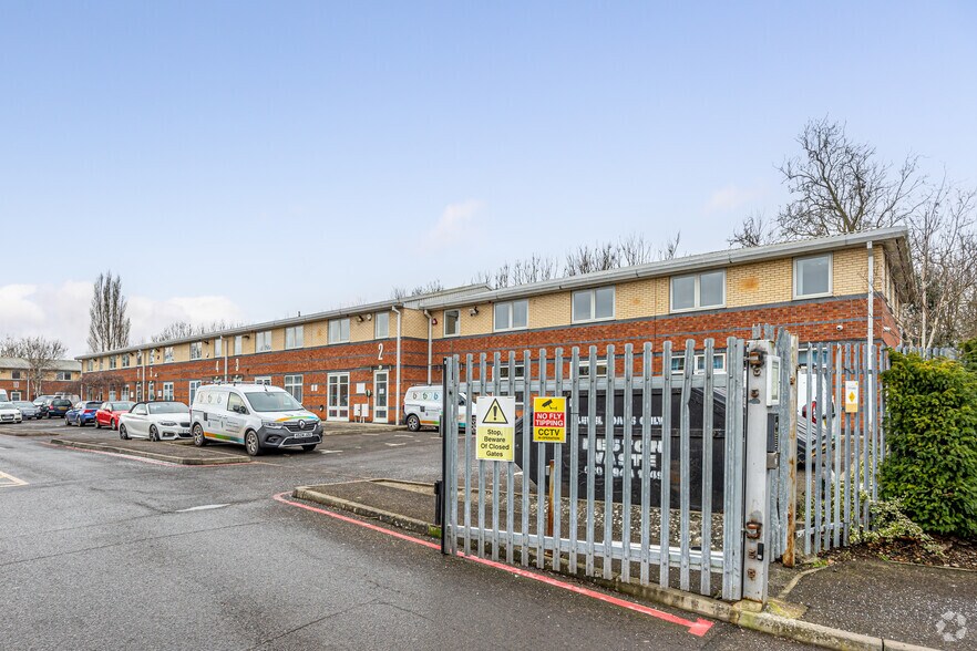 Chapel Mill Rd, Kingston Upon Thames for sale - Building Photo - Image 1 of 1