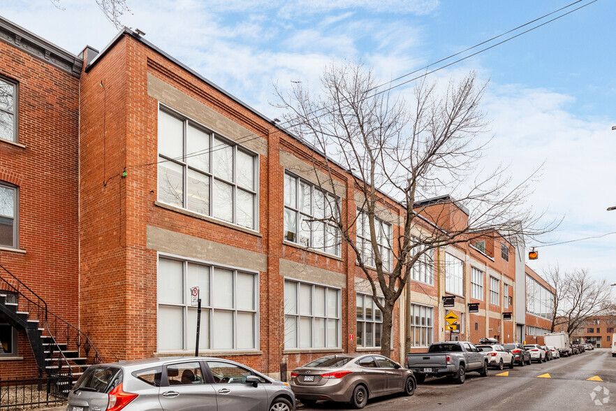 4760 Rue Acorn, Montréal, QC for rent - Building Photo - Image 1 of 26