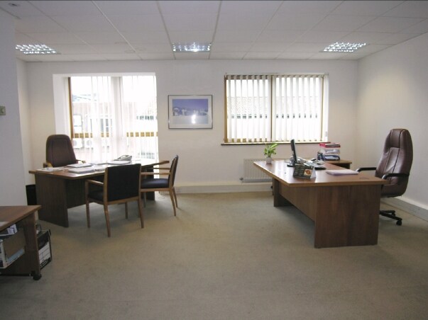 Mary Rd, Guildford for sale - Interior Photo - Image 2 of 13