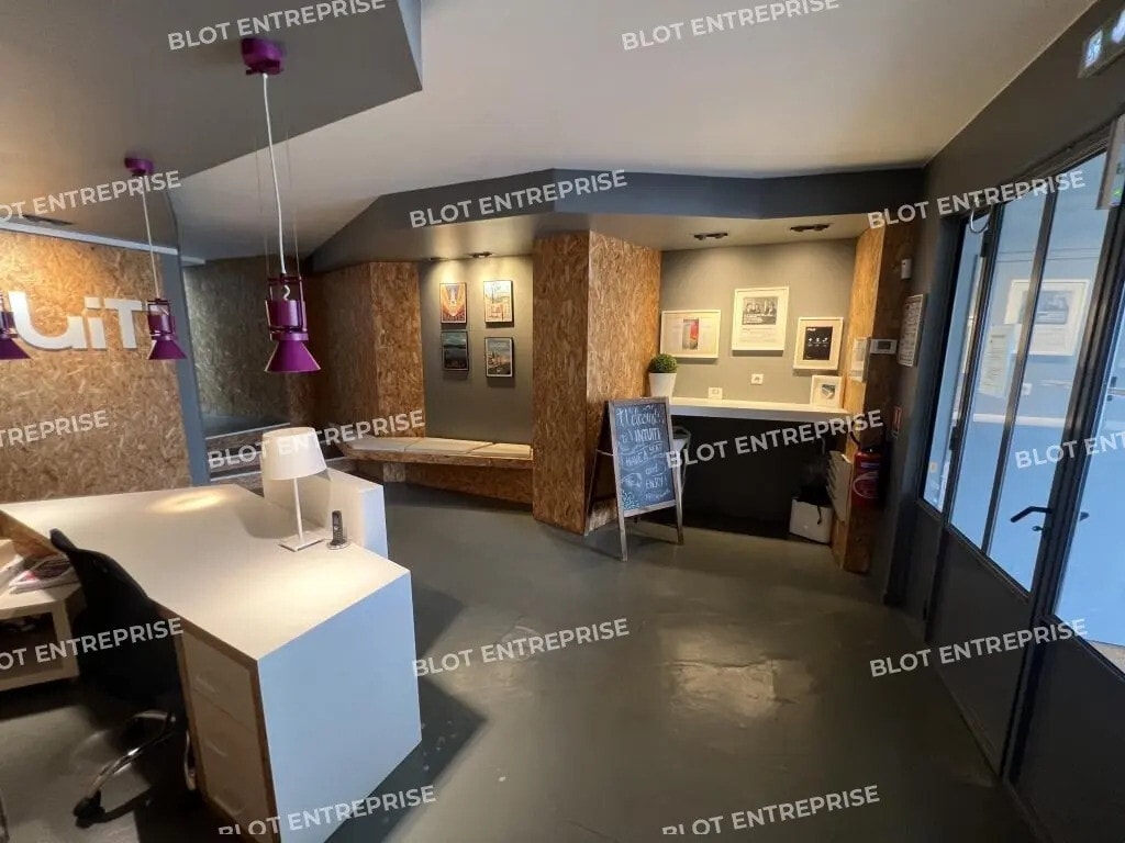 Vente Bureaux 476 m² - Photo 1