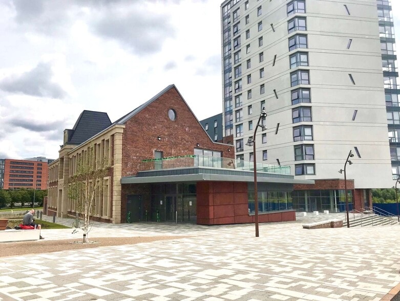 Castlebank St, Glasgow to rent - Primary Photo - Image 1 of 3