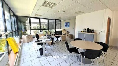 Office in Dardilly to rent Building Photo- Image 2 of 5