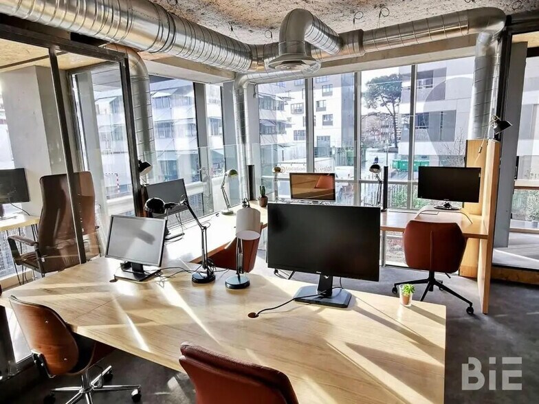 Office in Mérignac to rent - Building Photo - Image 1 of 8