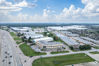 8400 N Sam Houston Pky W, Houston, TX - aerial  map view