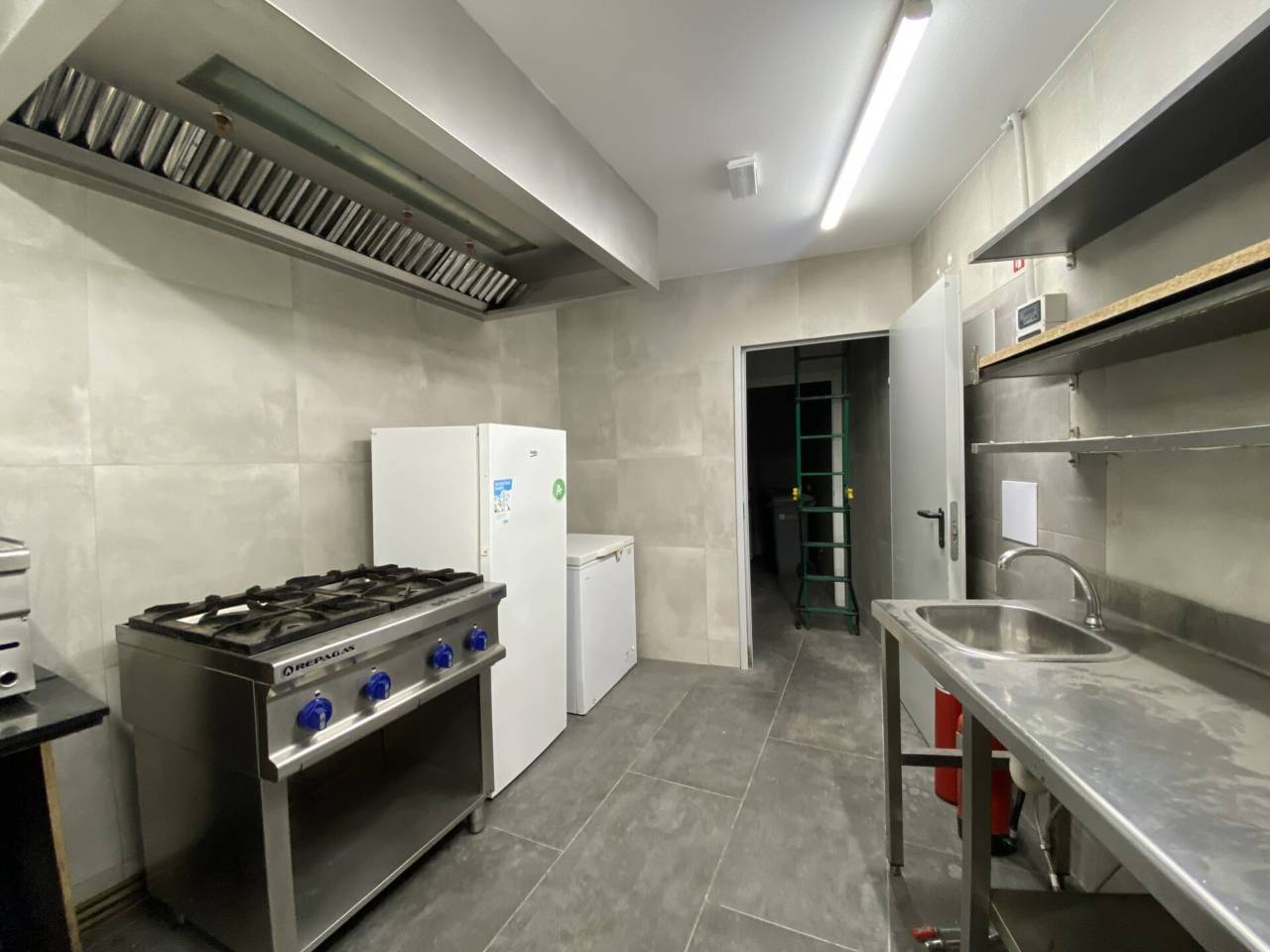 Retail in Barcelona, Barcelona to rent Interior Photo- Image 1 of 2