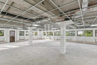 Office in Marseille to rent Building Photo- Image 2 of 12