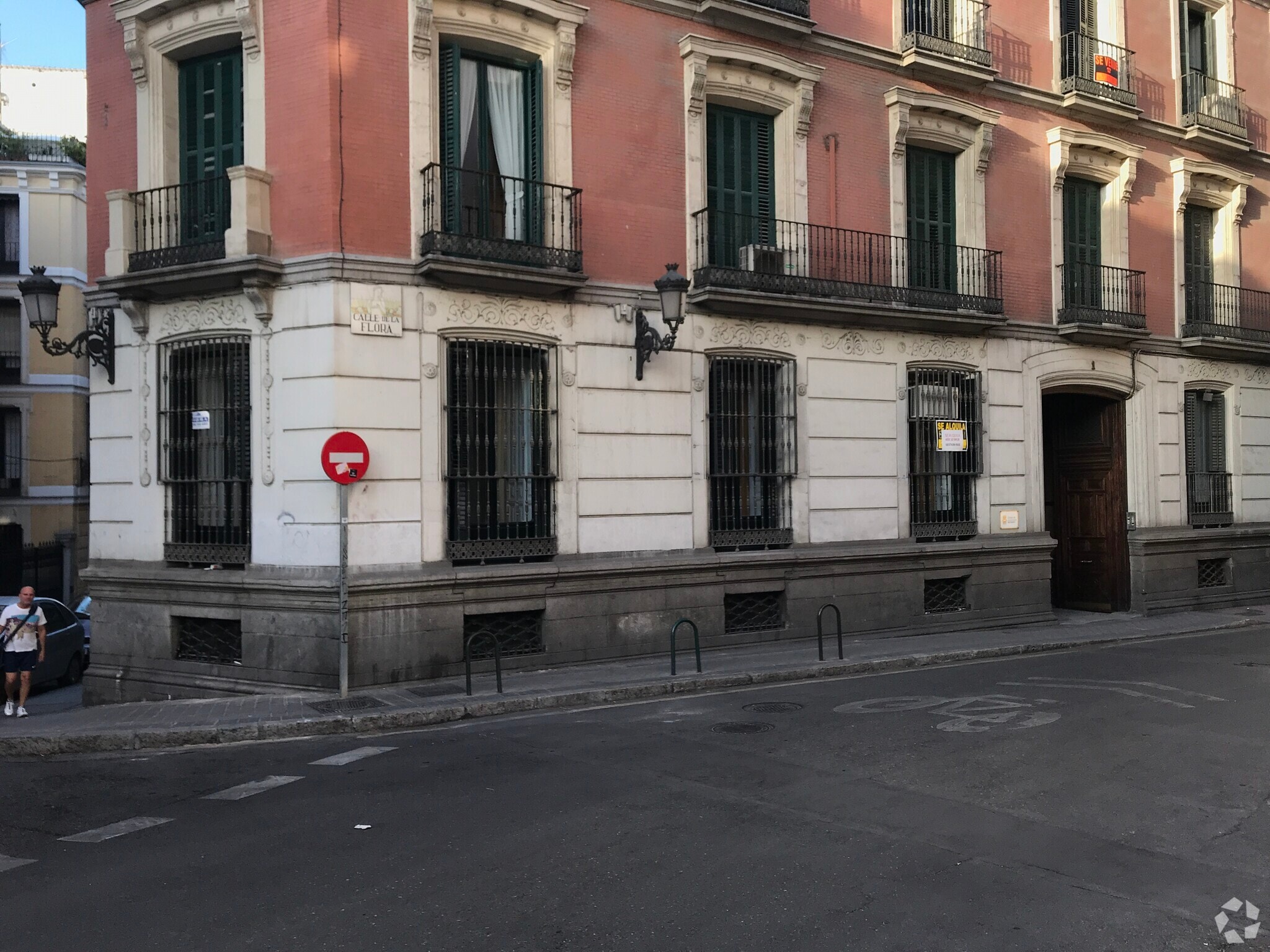 Retail in Madrid, Madrid to rent Interior Photo- Image 1 of 1